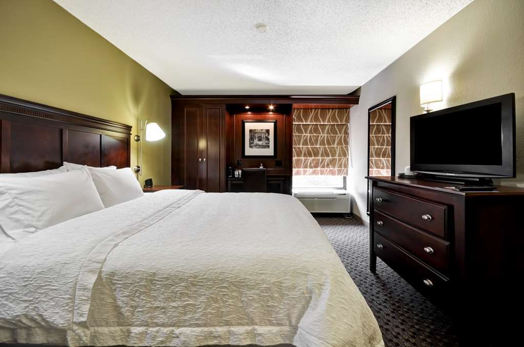 Hampton Inn & Suites Charlotte Arrowood Rd Zimmer foto